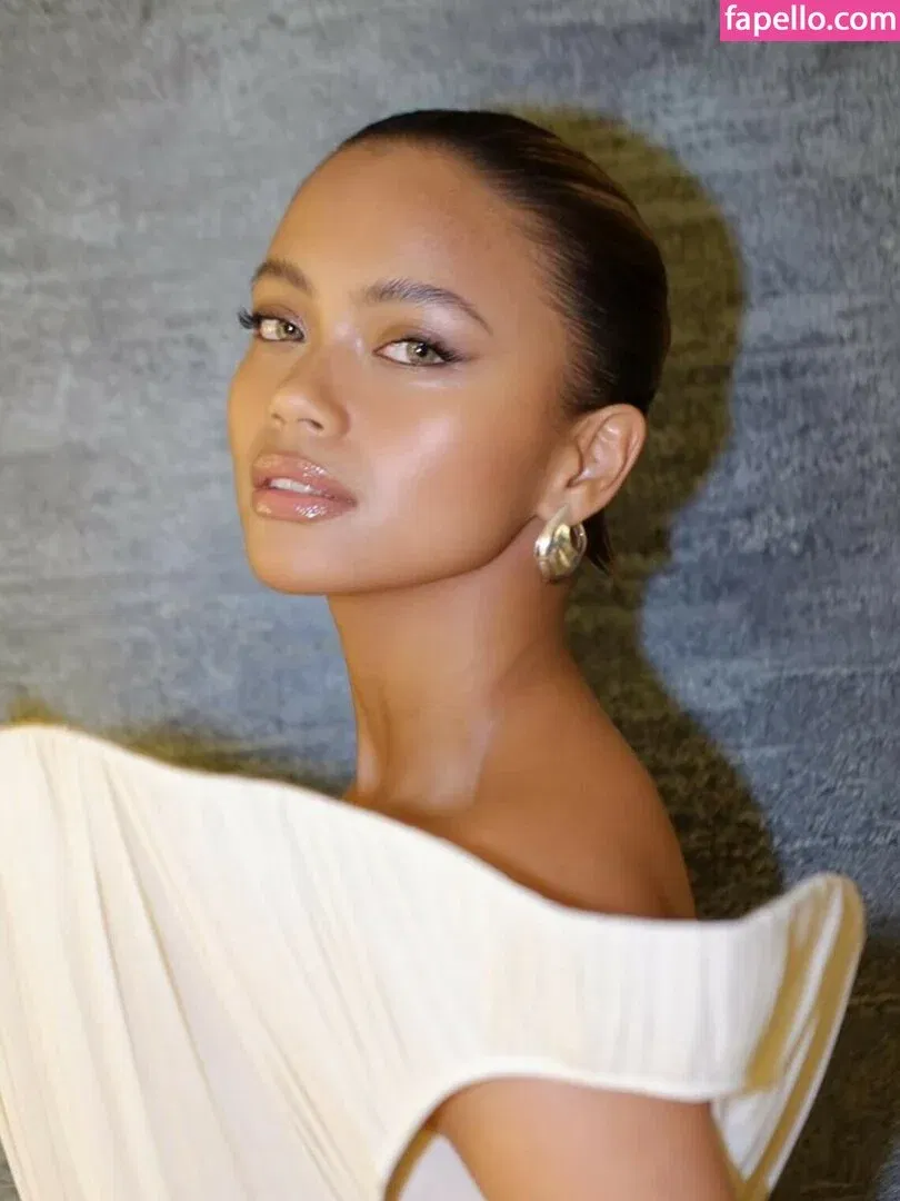 Bianca Bustamante Onlyfans Photo Gallery 