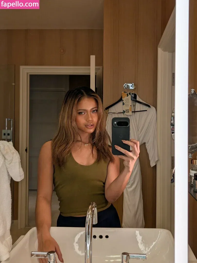 Bianca Bustamante Onlyfans Photo Gallery 