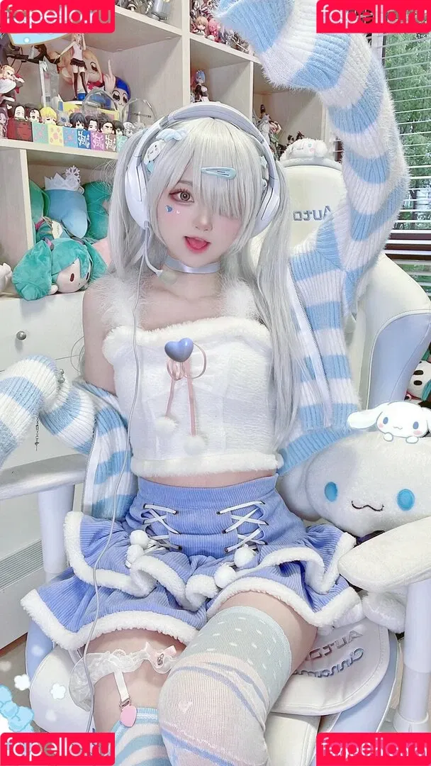 SeeU Cosplay Onlyfans Photo Gallery 