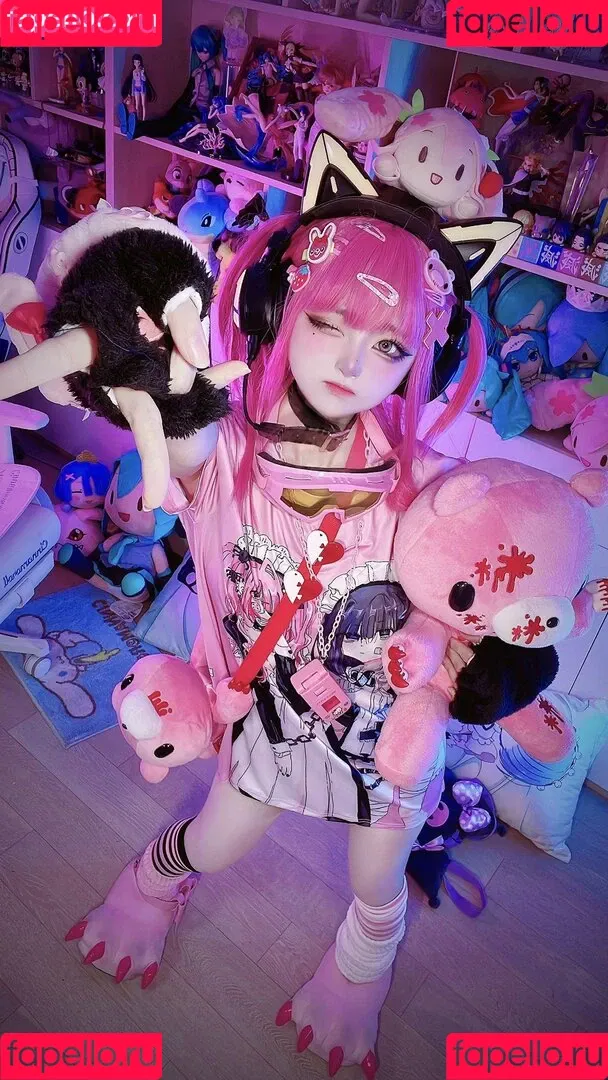 SeeU Cosplay Onlyfans Photo Gallery 
