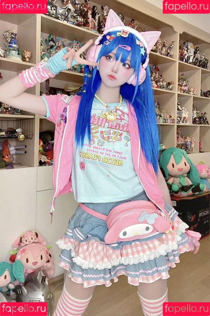 SeeU Cosplay Onlyfans Photo Gallery 