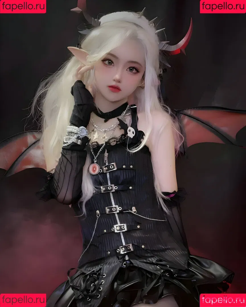 SeeU Cosplay Onlyfans Photo Gallery 