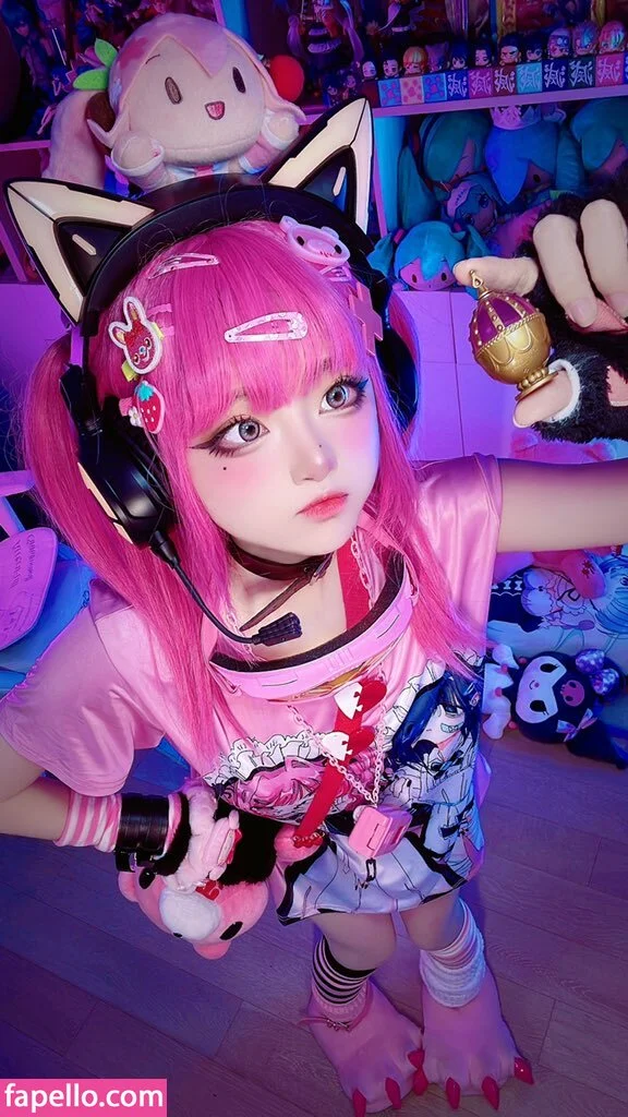 SeeU Cosplay Onlyfans Photo Gallery 