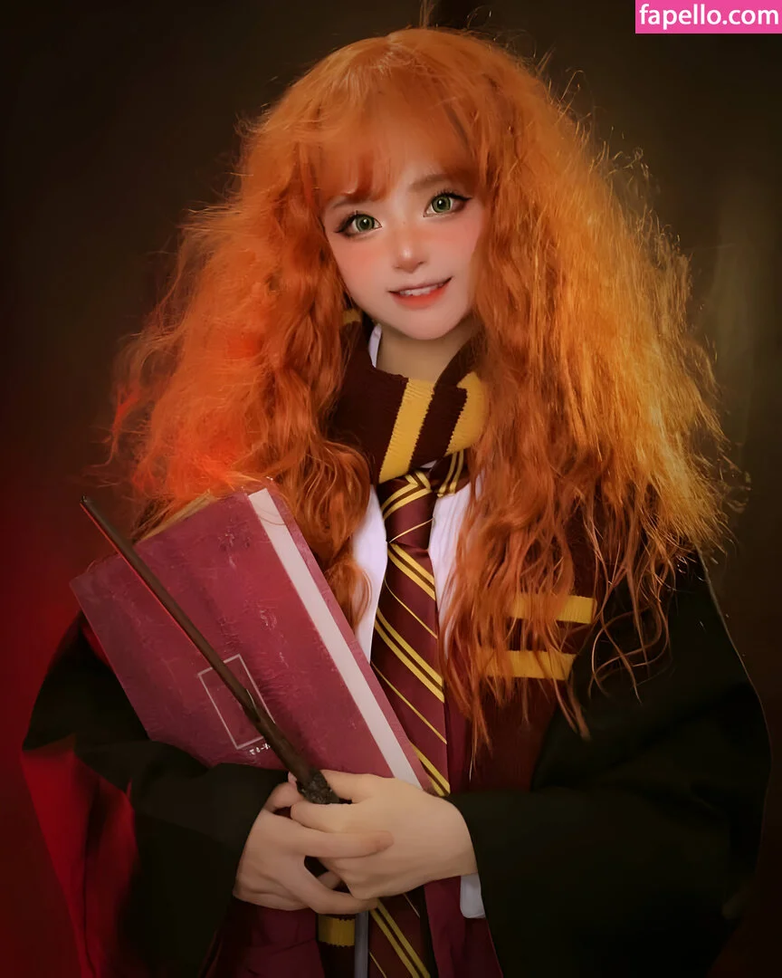 SeeU Cosplay Onlyfans Photo Gallery 