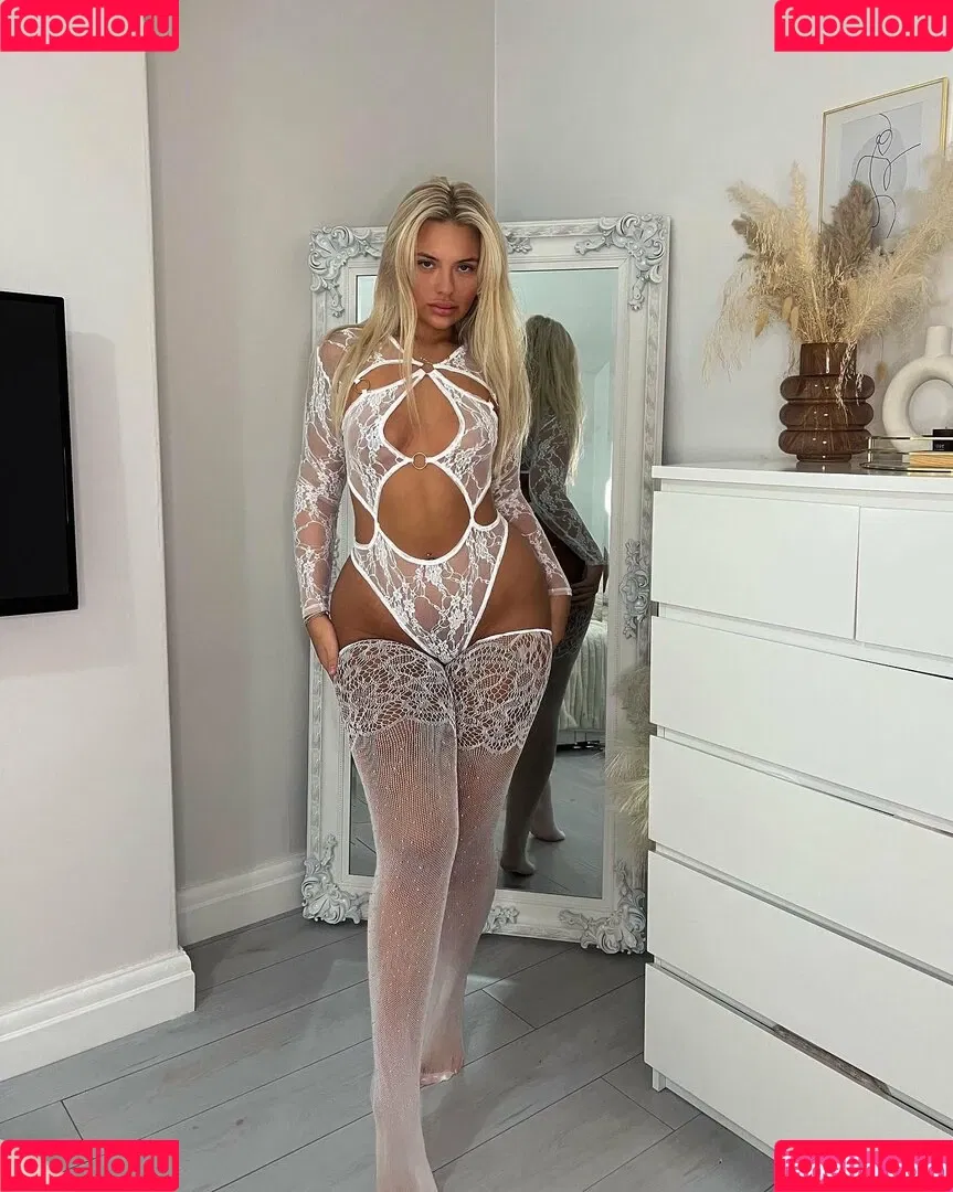 Hollyhenson Onlyfans Photo Gallery 