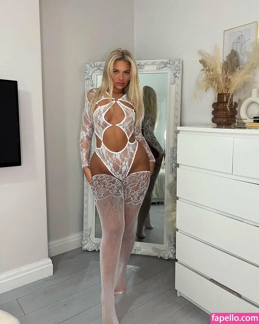 Hollyhenson Onlyfans Photo Gallery 