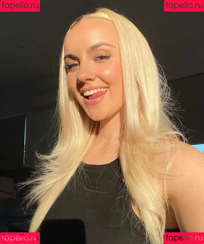Mikalah Burgess Onlyfans Photo Gallery 