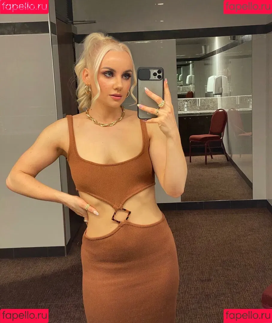 Mikalah Burgess Onlyfans Photo Gallery 