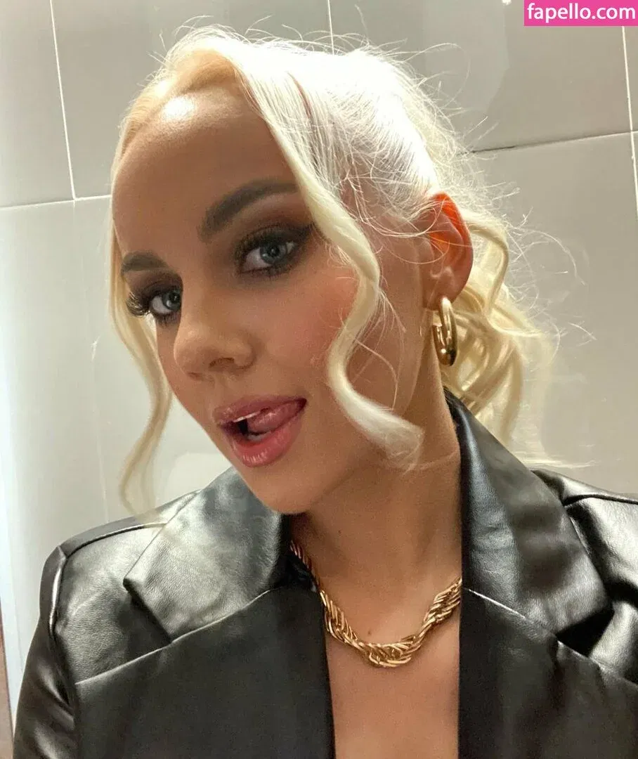 Mikalah Burgess Onlyfans Photo Gallery 