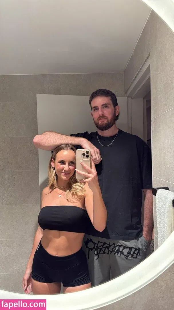 Mikalah Burgess Onlyfans Photo Gallery 