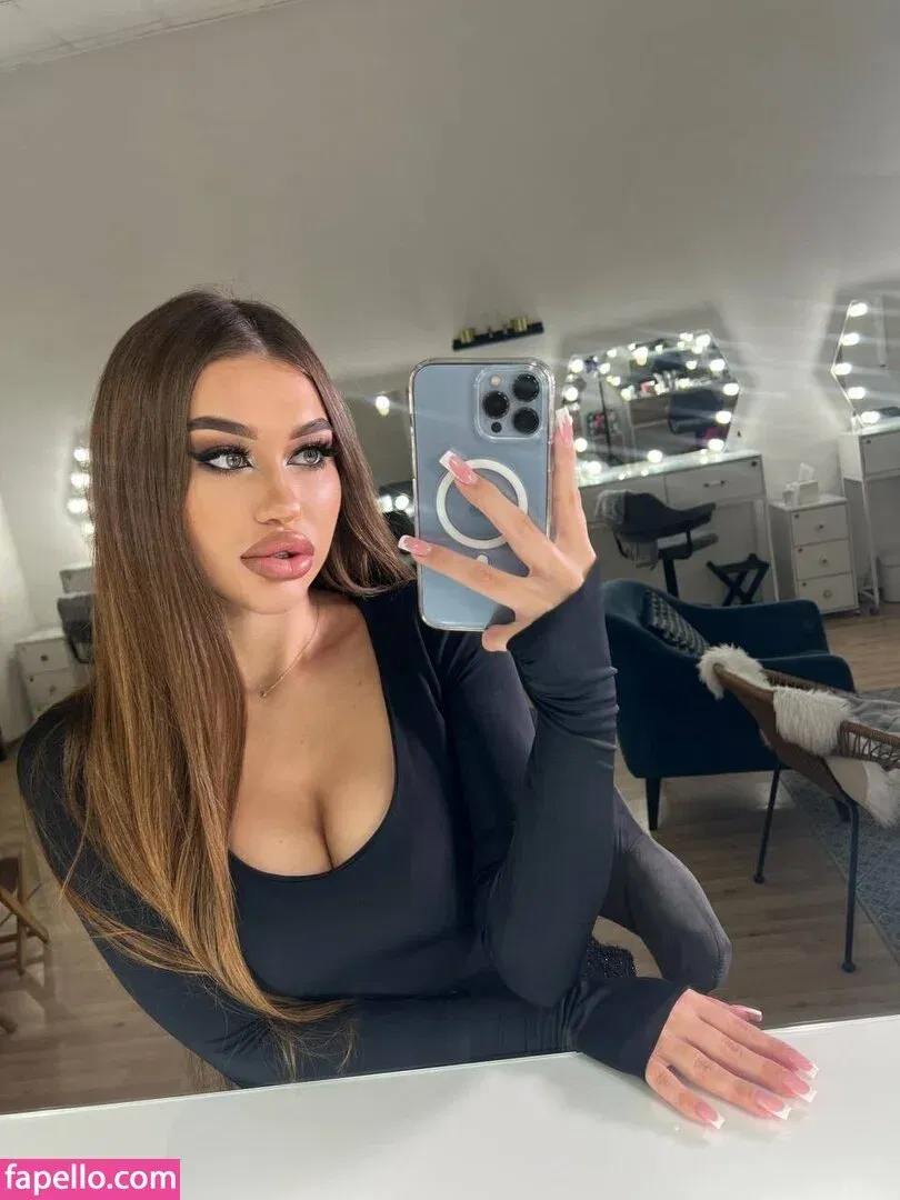 leila_kaminskaya Onlyfans Photo Gallery 