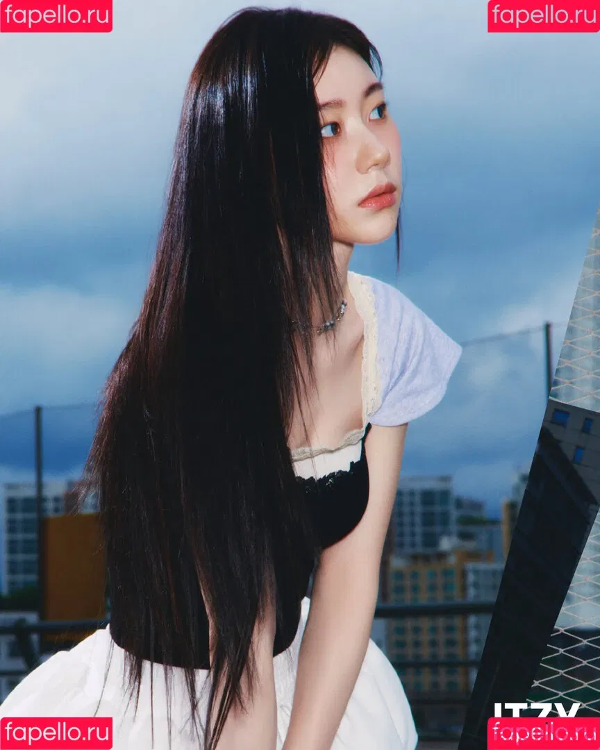 Chaeryeong Onlyfans Photo Gallery 