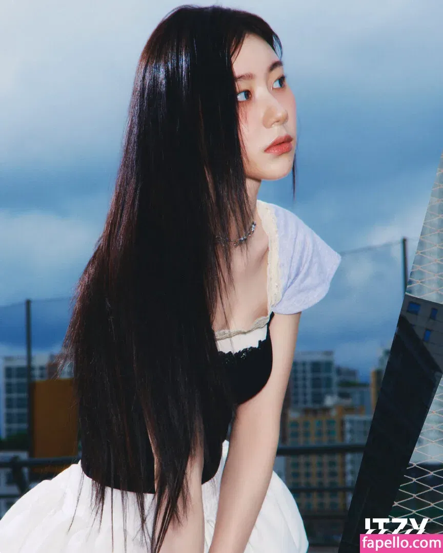 Chaeryeong Onlyfans Photo Gallery 