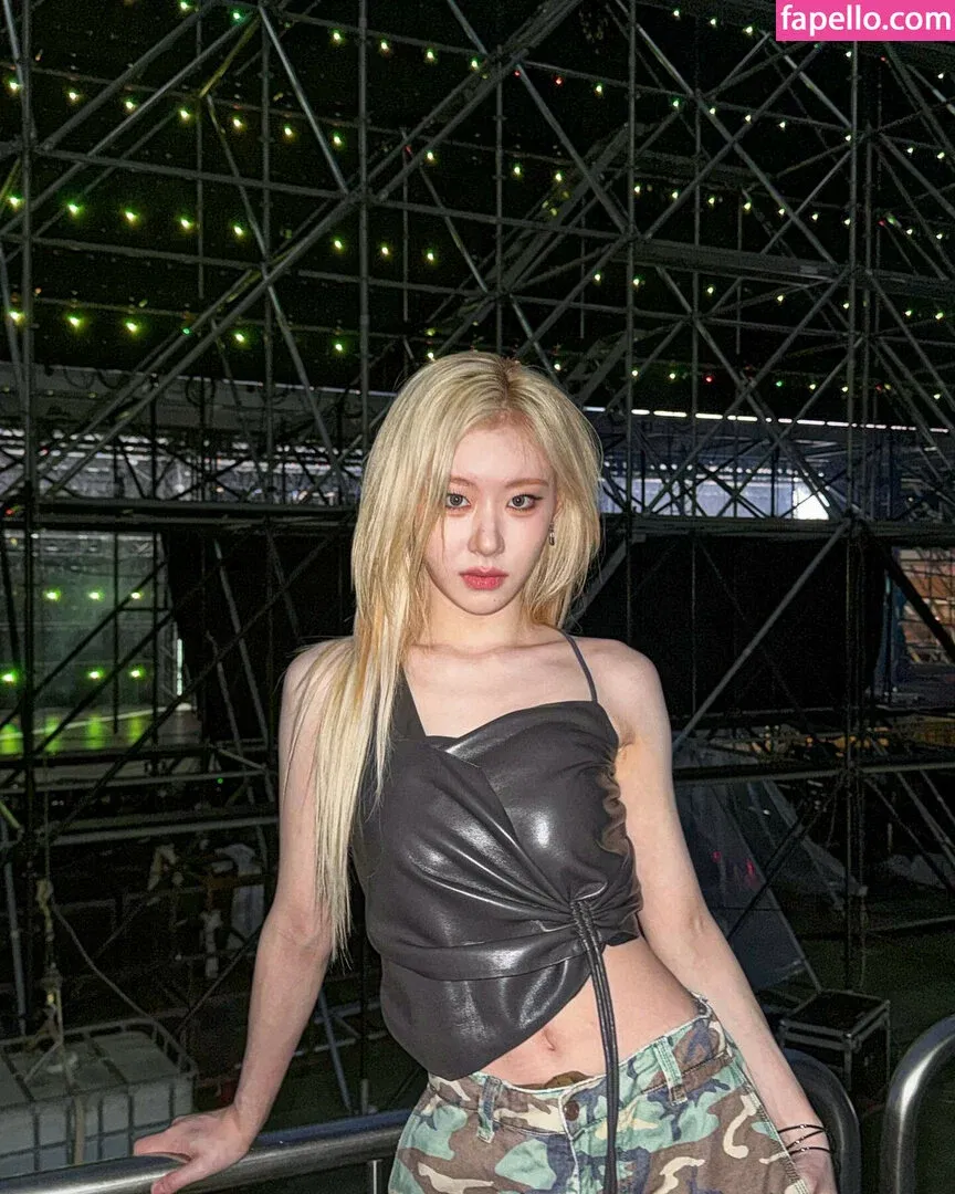 Chaeryeong Onlyfans Photo Gallery 