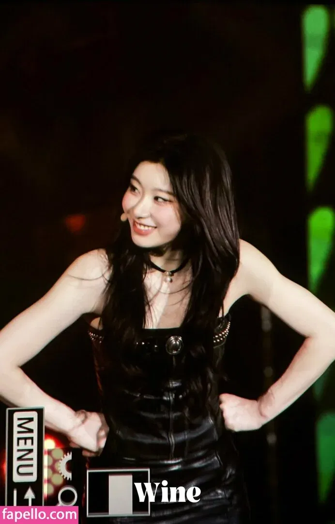 Chaeryeong Onlyfans Photo Gallery 