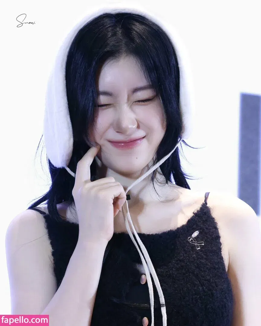 Chaeryeong Onlyfans Photo Gallery 