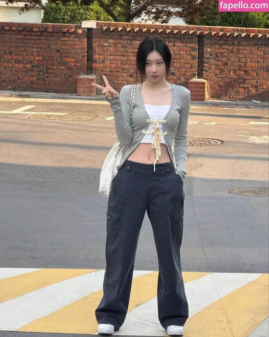 Chaeryeong Onlyfans Photo Gallery 