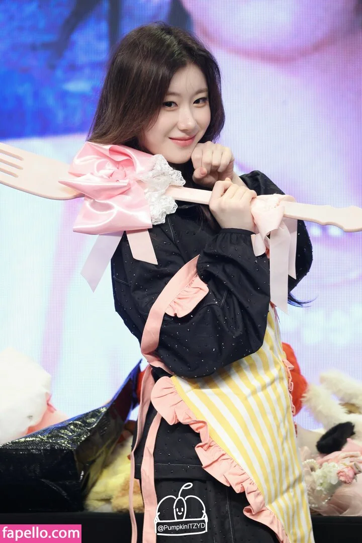 Chaeryeong Onlyfans Photo Gallery 