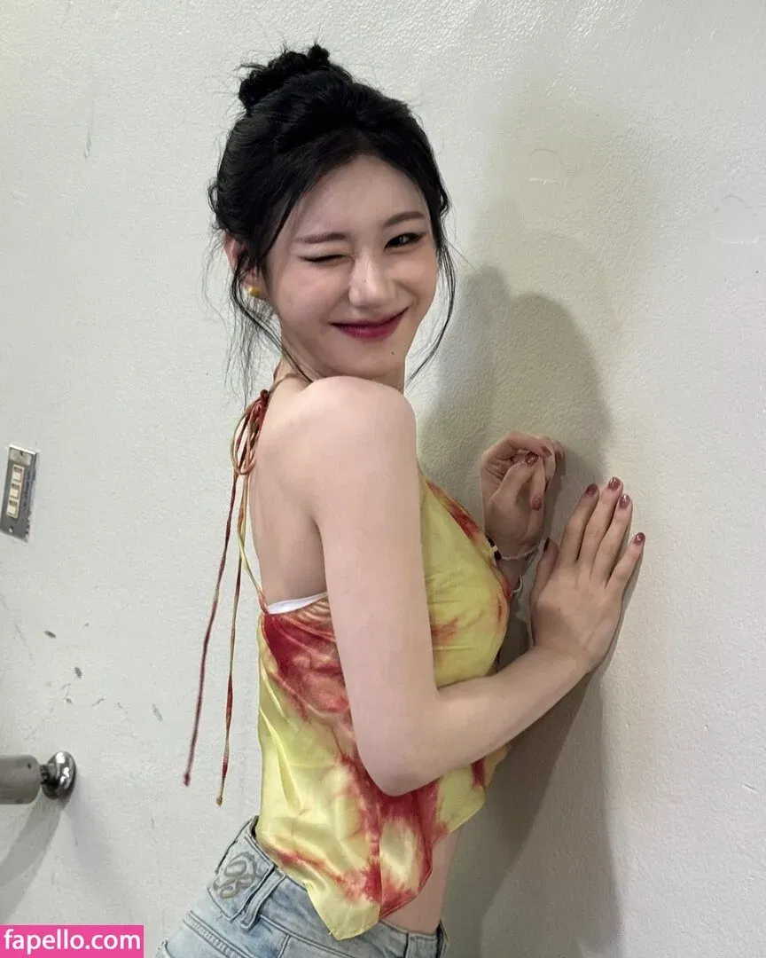 Chaeryeong Onlyfans Photo Gallery 