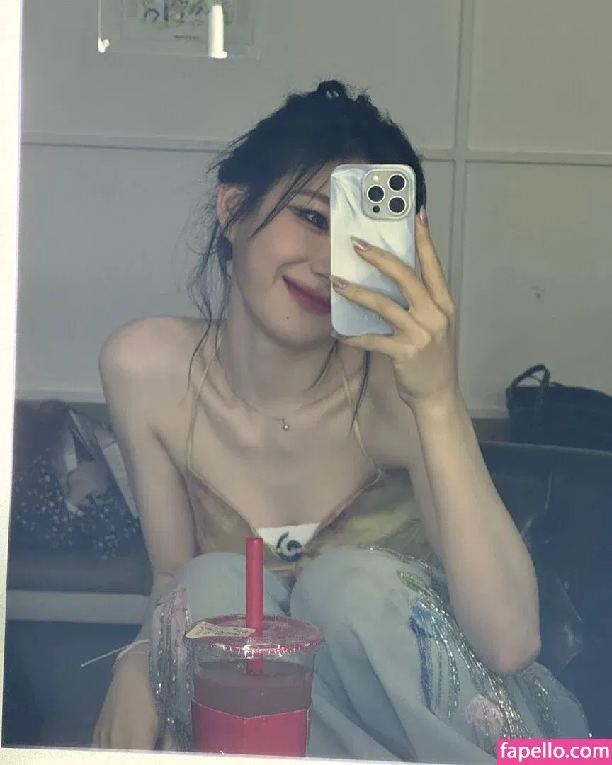 Chaeryeong Onlyfans Photo Gallery 