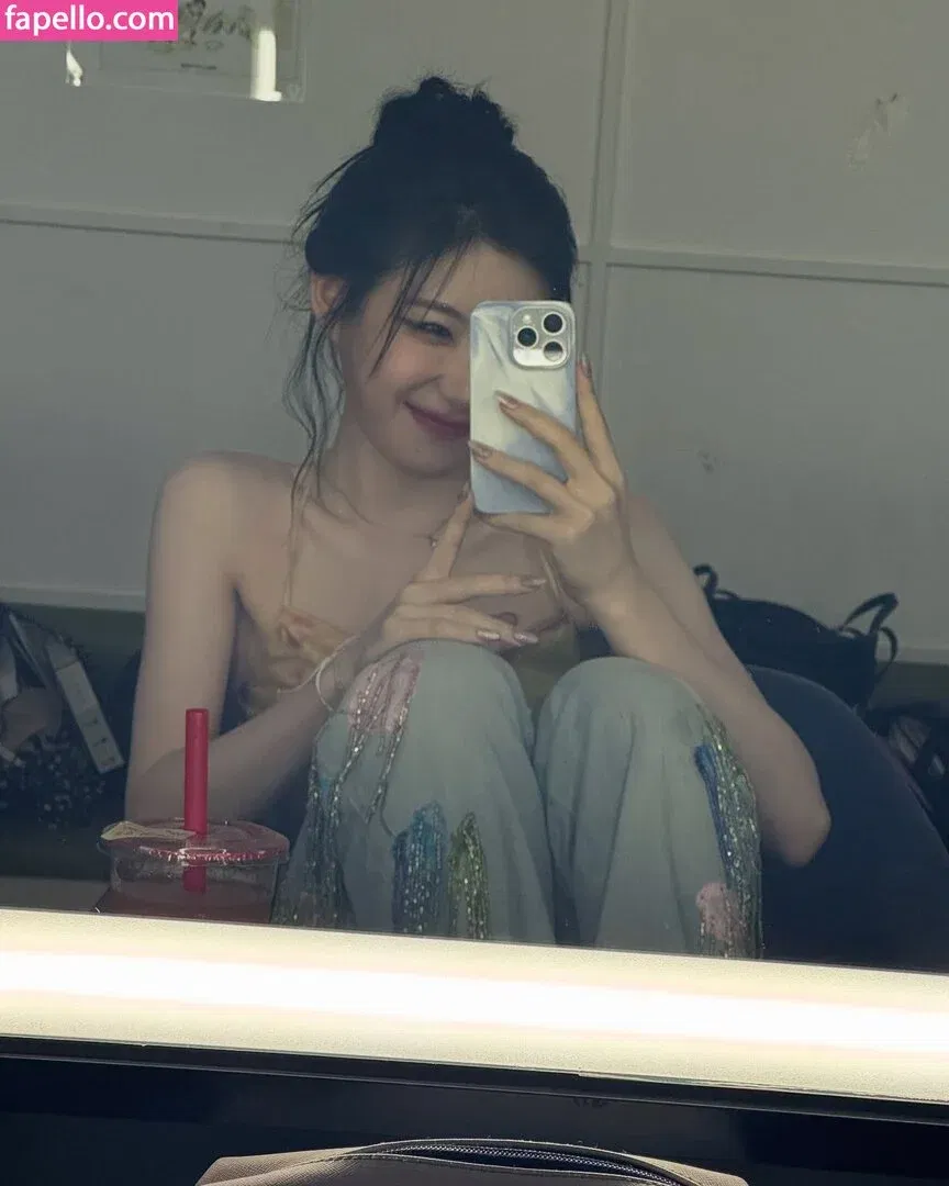 Chaeryeong Onlyfans Photo Gallery 