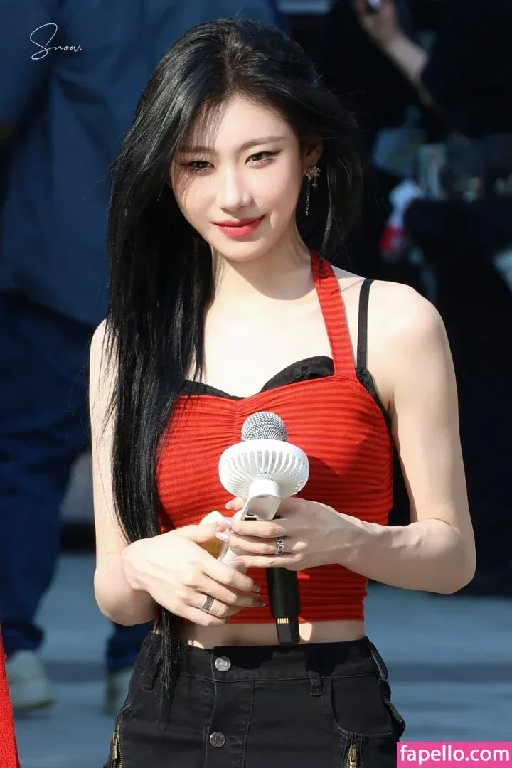 Chaeryeong Onlyfans Photo Gallery 