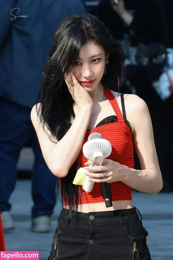 Chaeryeong Onlyfans Photo Gallery 