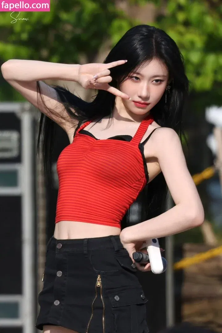 Chaeryeong Onlyfans Photo Gallery 