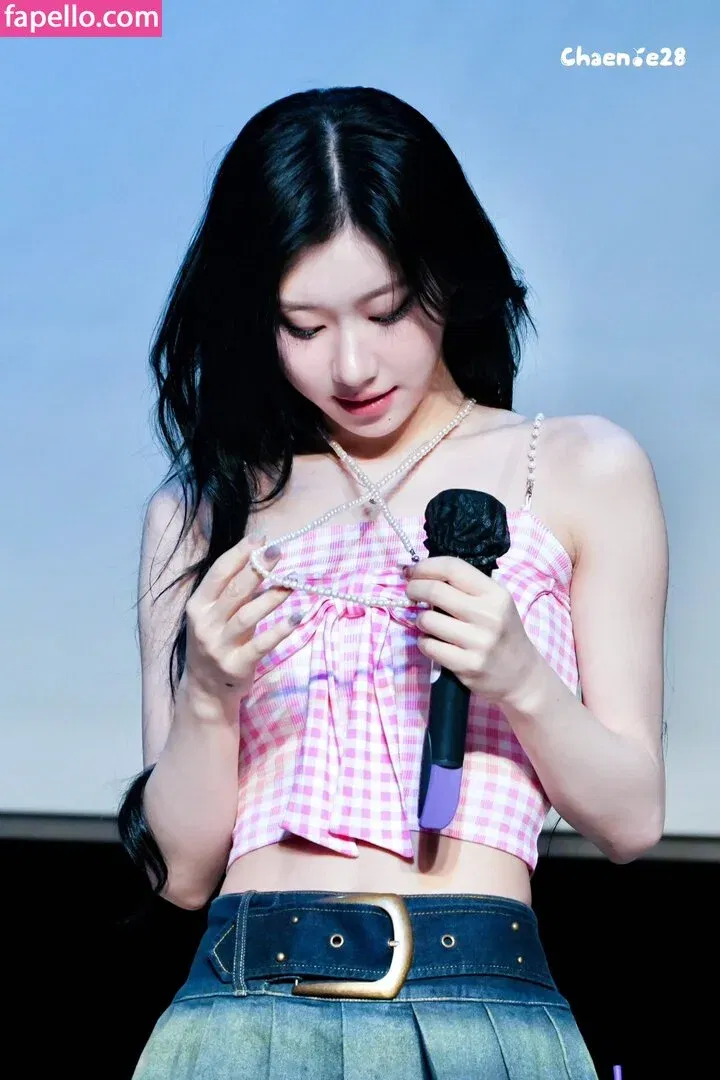 Chaeryeong Onlyfans Photo Gallery 