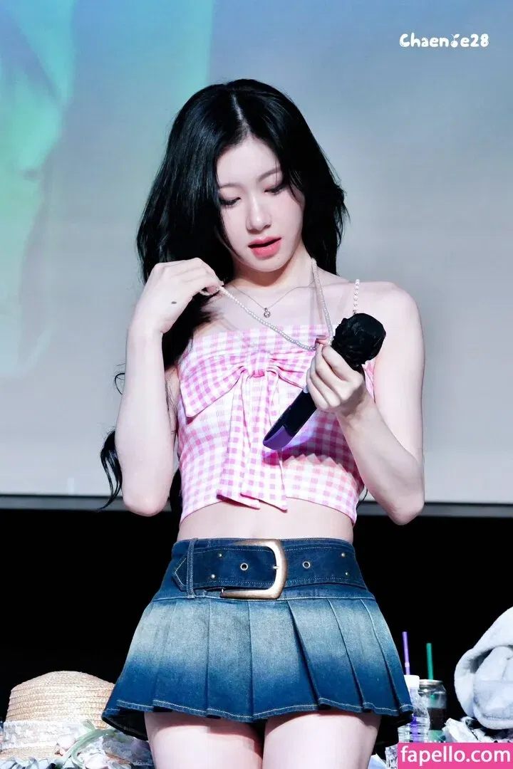 Chaeryeong Onlyfans Photo Gallery 