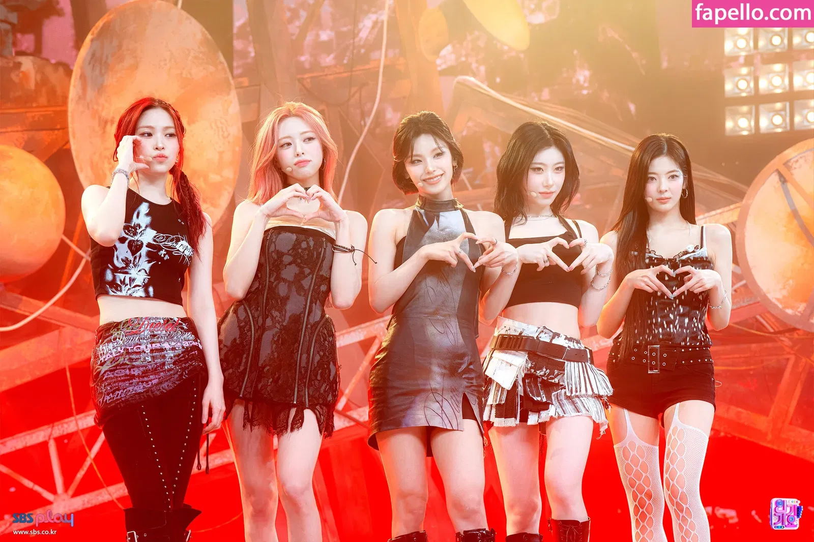 Chaeryeong Onlyfans Photo Gallery 