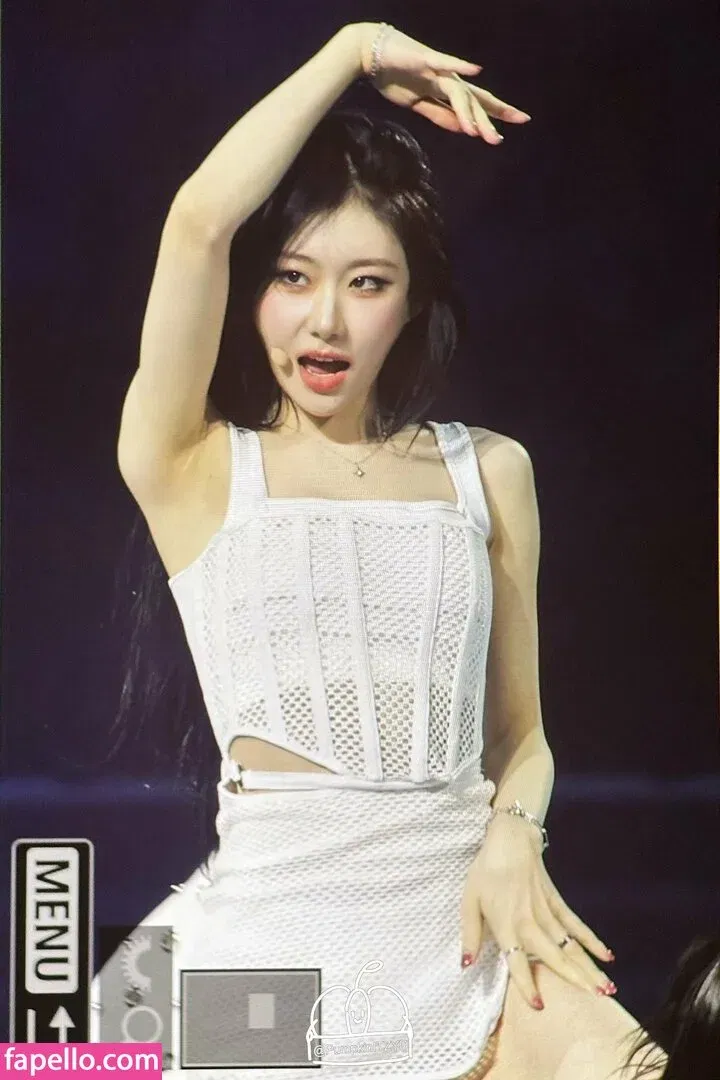 Chaeryeong Onlyfans Photo Gallery 