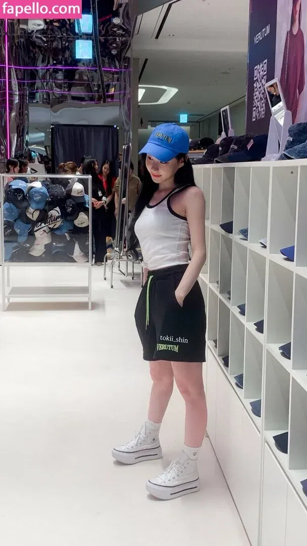 Chaeryeong Onlyfans Photo Gallery 