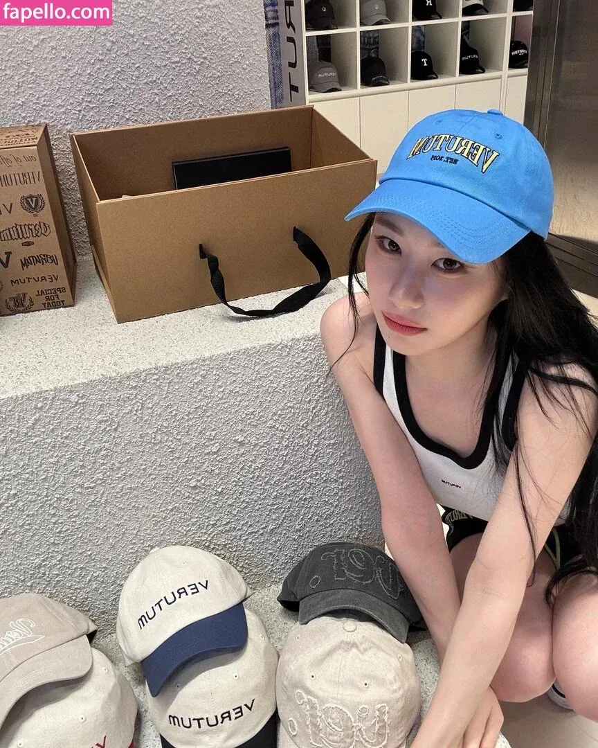 Chaeryeong Onlyfans Photo Gallery 