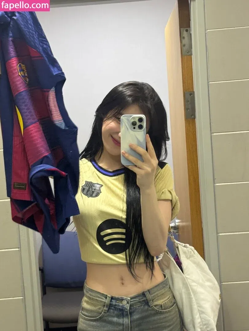 Chaeryeong Onlyfans Photo Gallery 