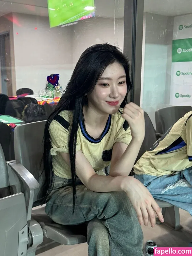 Chaeryeong Onlyfans Photo Gallery 