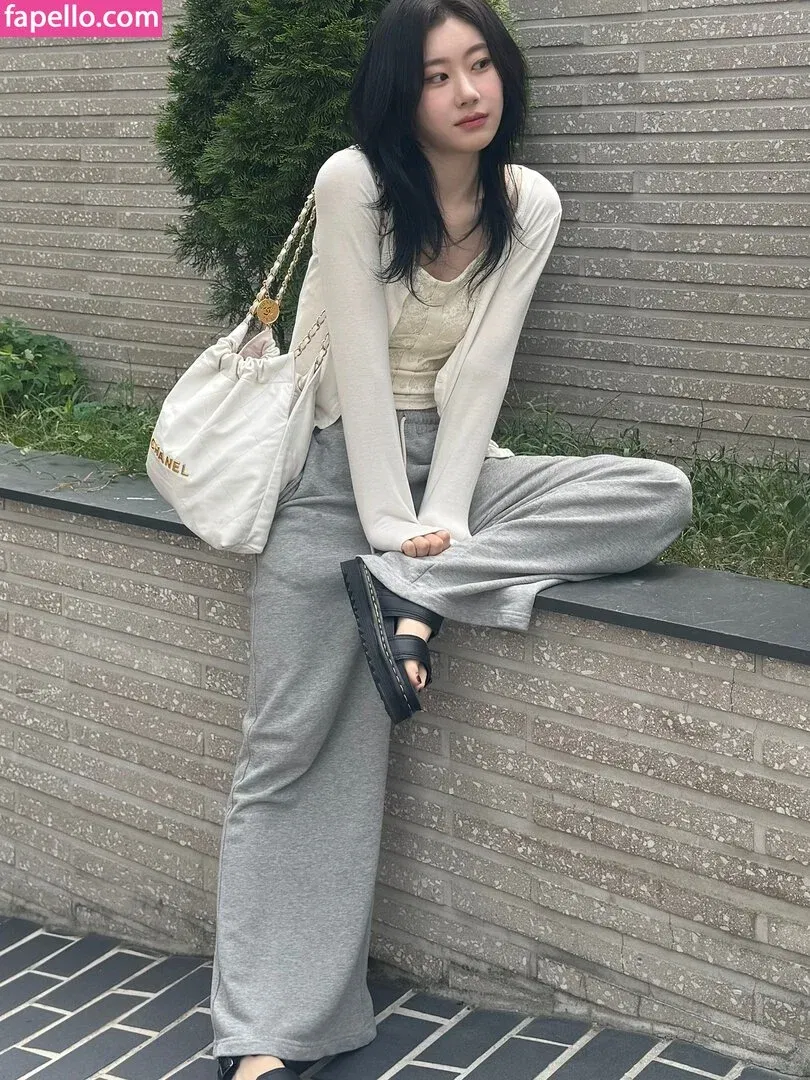 Chaeryeong Onlyfans Photo Gallery 