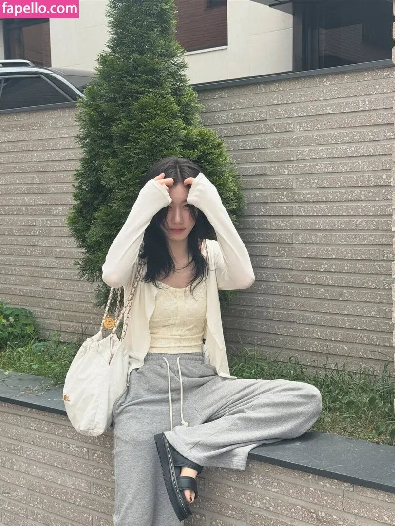 Chaeryeong Onlyfans Photo Gallery 