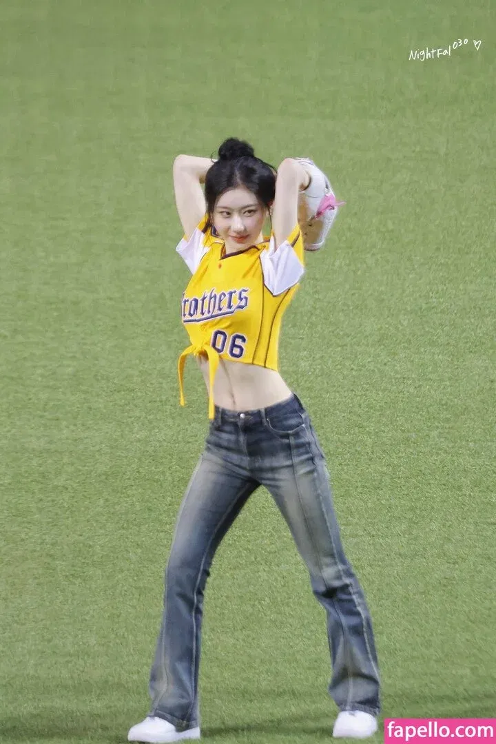 Chaeryeong Onlyfans Photo Gallery 