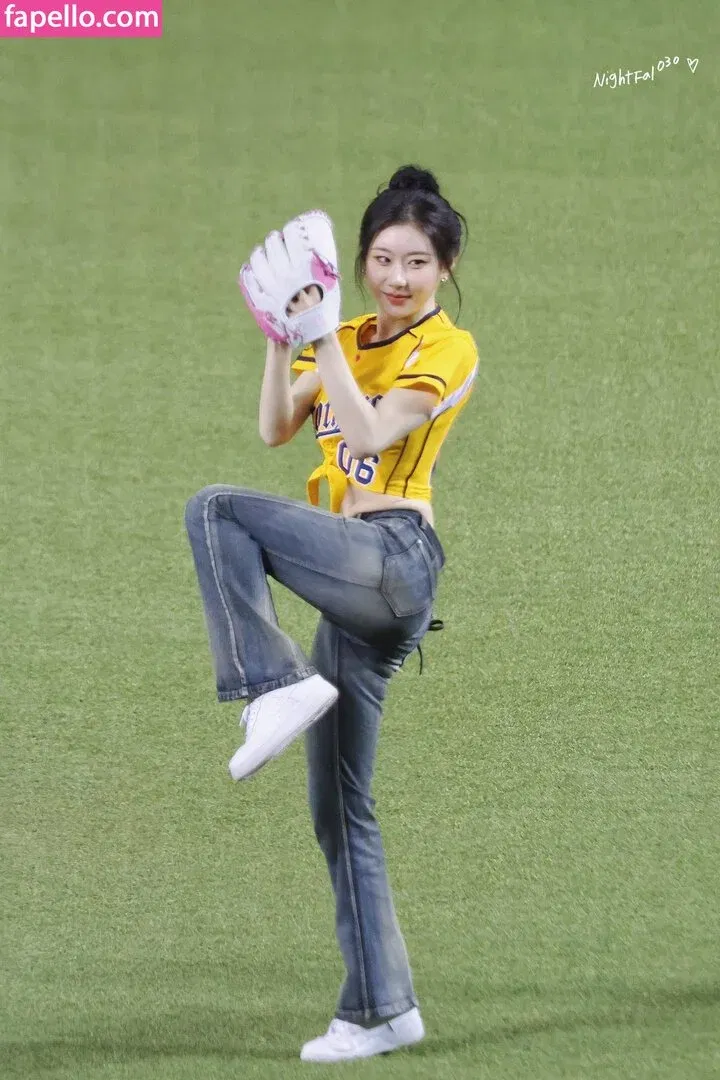 Chaeryeong Onlyfans Photo Gallery 