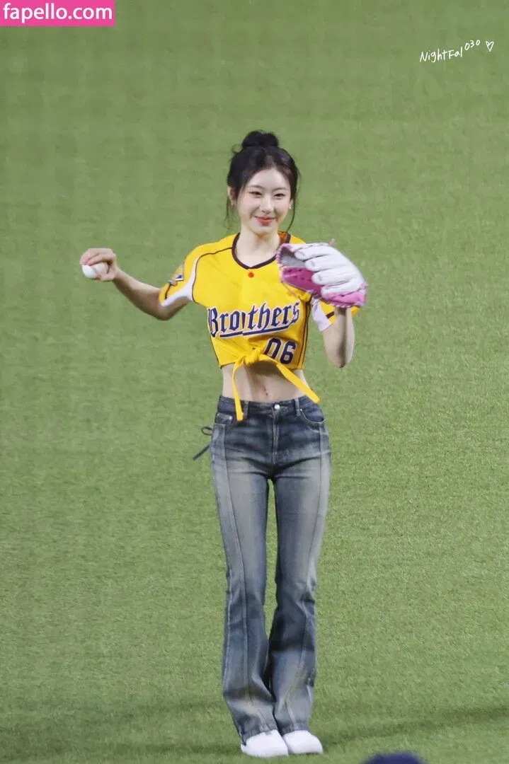 Chaeryeong Onlyfans Photo Gallery 