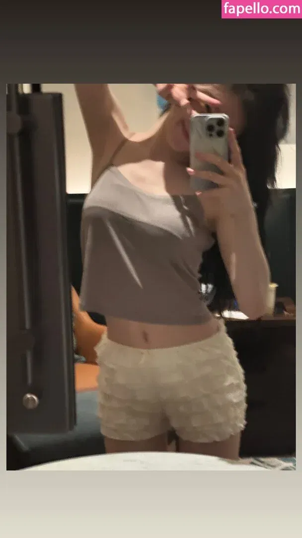 Chaeryeong Onlyfans Photo Gallery 