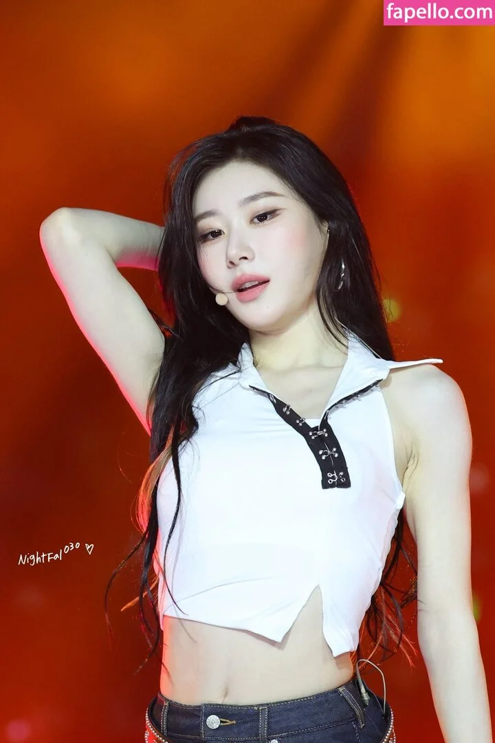 Chaeryeong Onlyfans Photo Gallery 