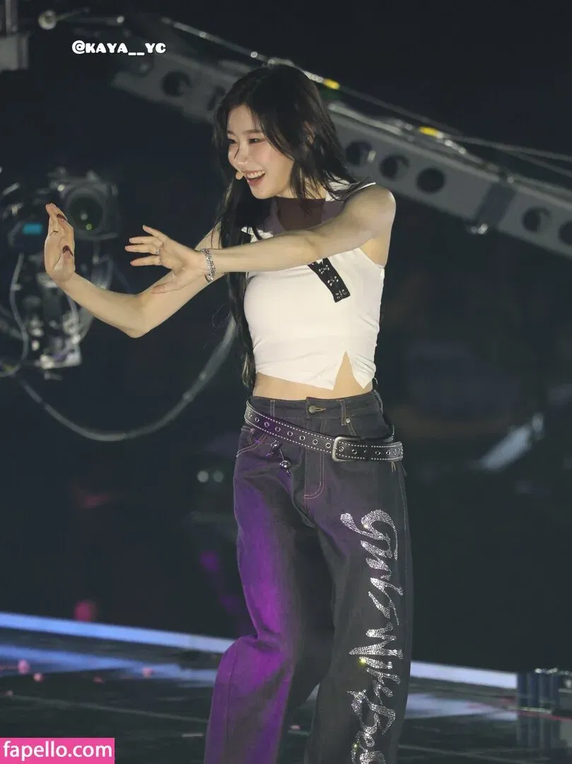 Chaeryeong Onlyfans Photo Gallery 