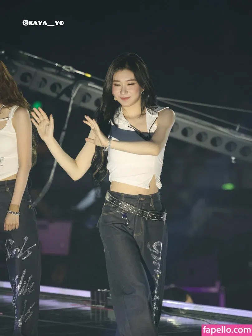 Chaeryeong Onlyfans Photo Gallery 