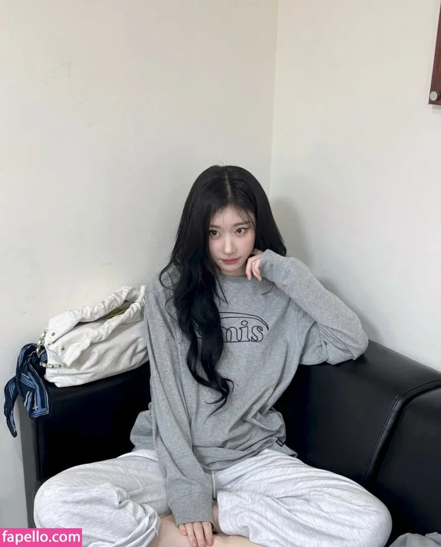 Chaeryeong Onlyfans Photo Gallery 