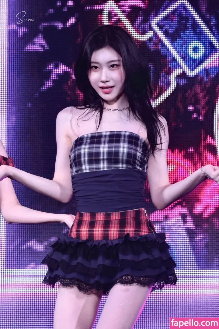 Chaeryeong Onlyfans Photo Gallery 