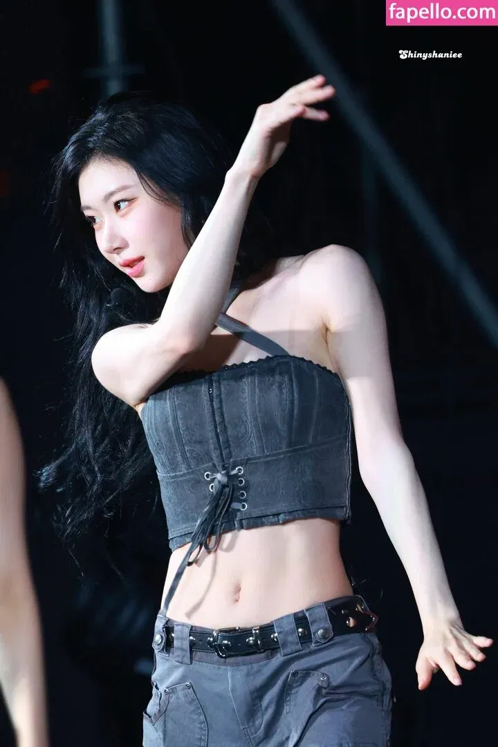 Chaeryeong Onlyfans Photo Gallery 