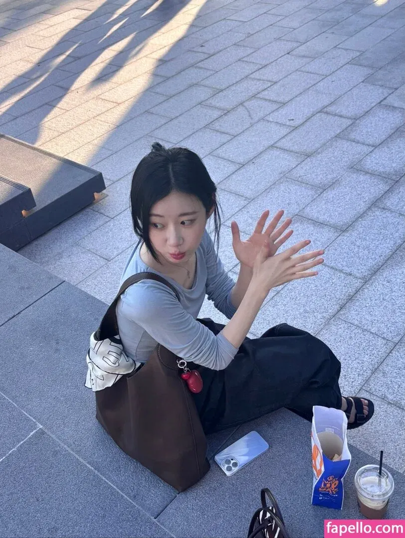 Chaeryeong Onlyfans Photo Gallery 