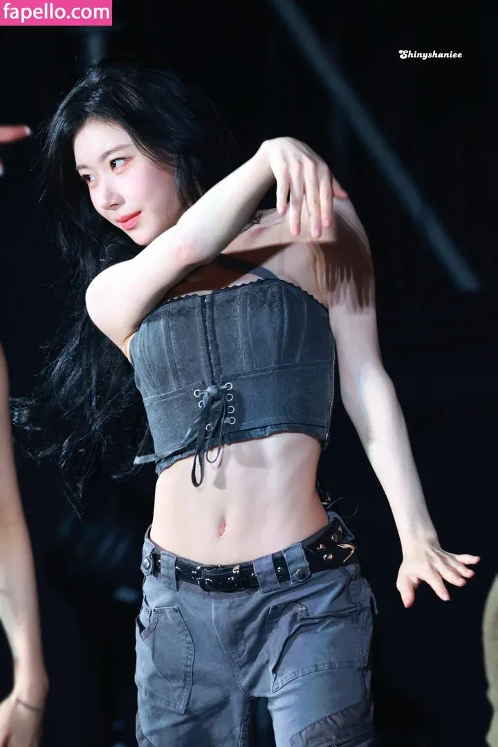 Chaeryeong Onlyfans Photo Gallery 